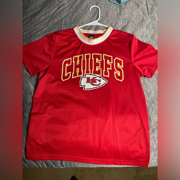 COPY - Kansas City Chiefs tops - Picture 1 of 2